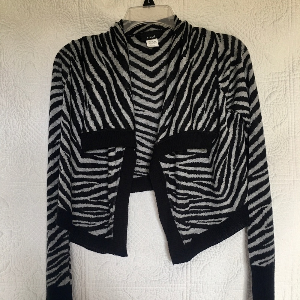 Rue 21 Tiger Stripe Crop Sweater - Picture 1 of 4